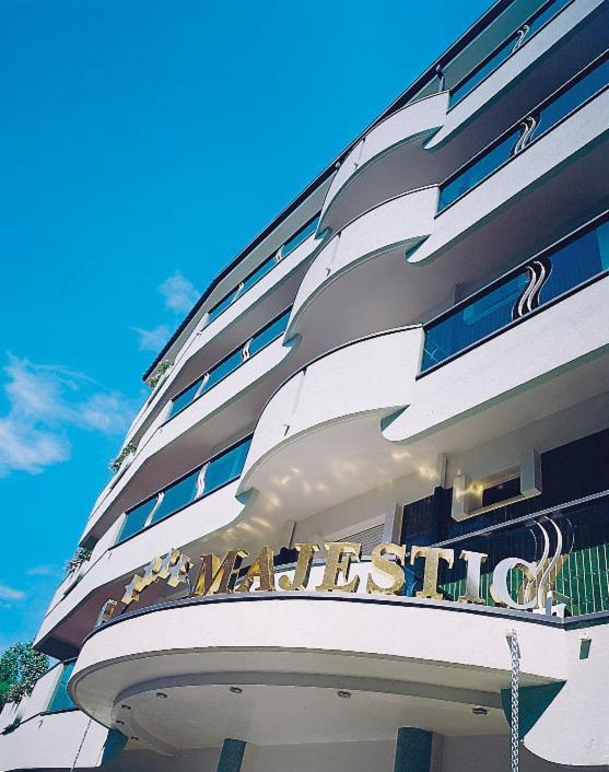 Hotel Majestic Габиче Маре Екстериор снимка
