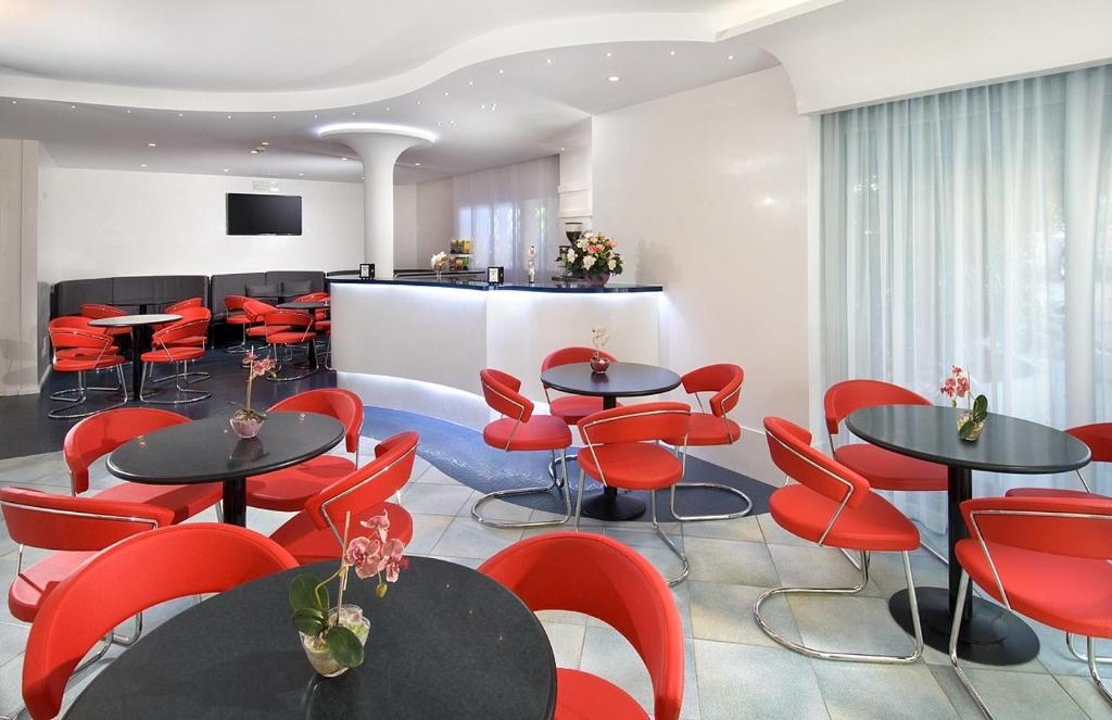 Hotel Majestic Габиче Маре Екстериор снимка