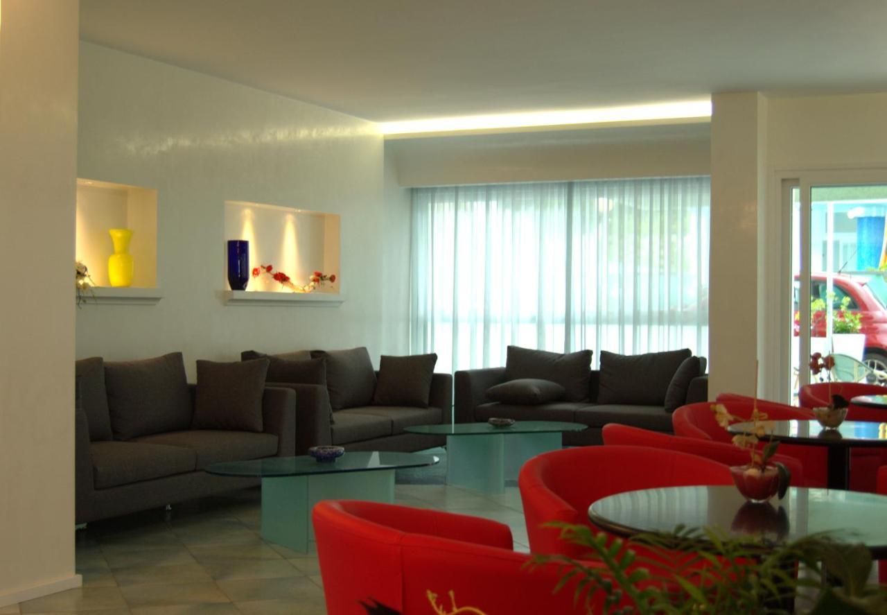 Hotel Majestic Габиче Маре Екстериор снимка